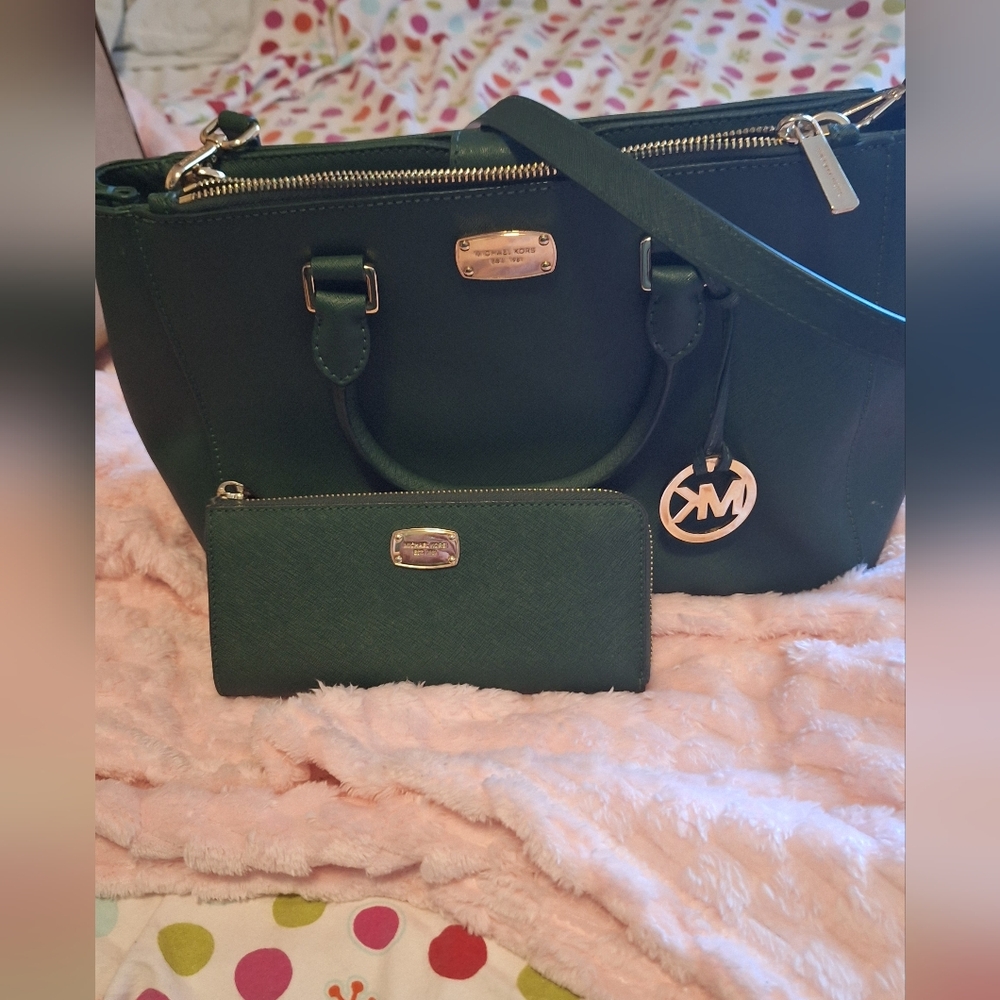 Michael Kors Purse & Matching wallet